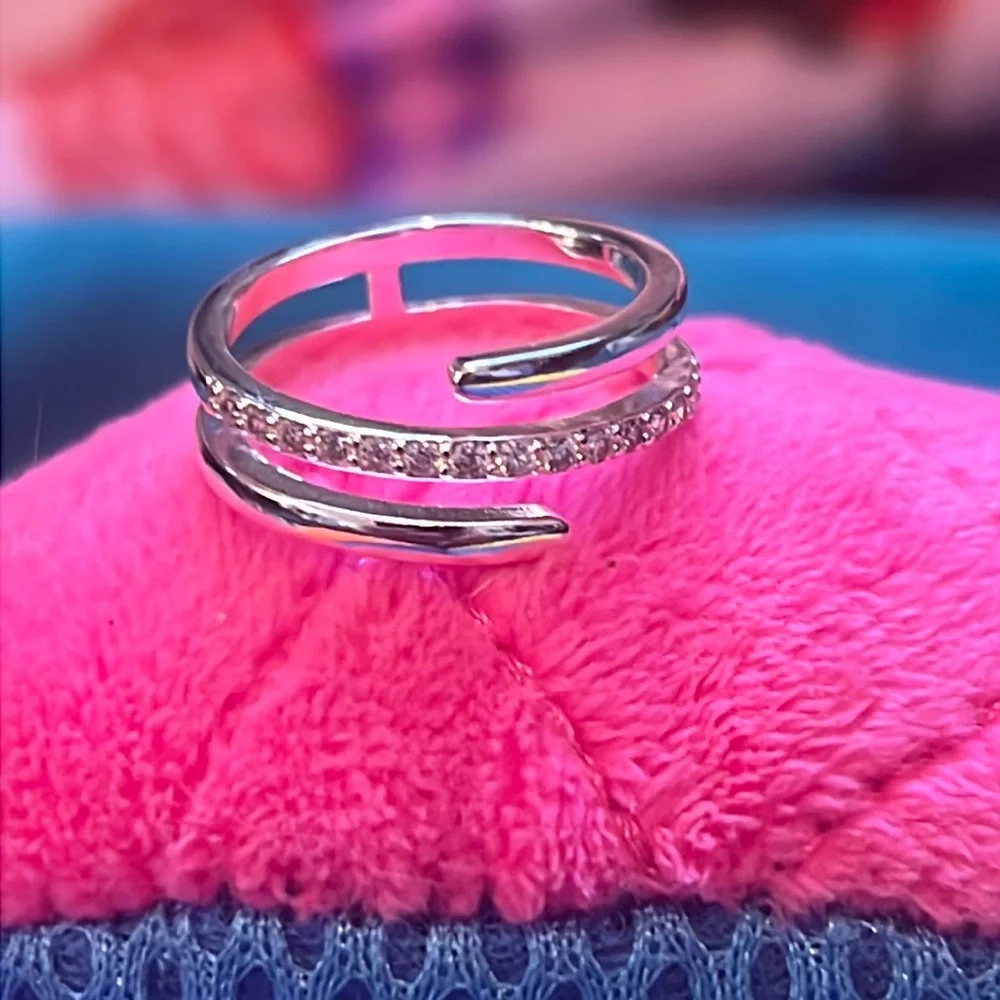 Macys ring - Picture 1 of 7
